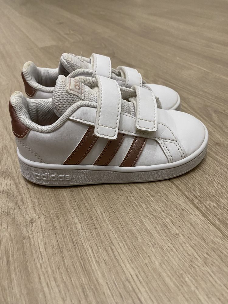 Buty adidas r. 23