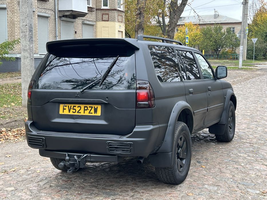 Mitsubishi Pajero Sport, 2.5 дизель, полный привод.