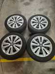 Vendo 4 jantes com pneus 16'