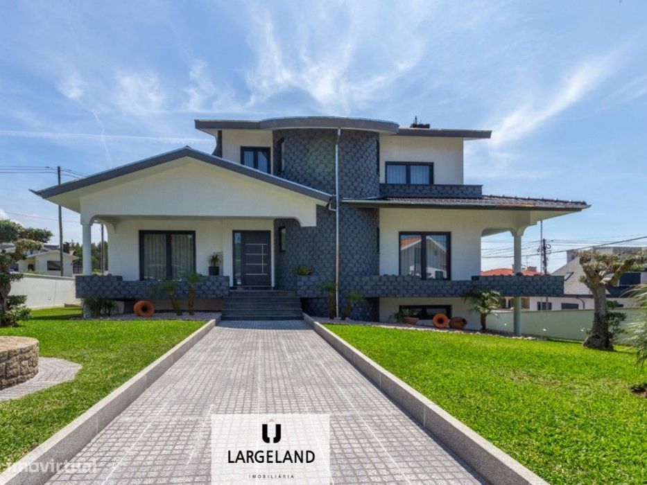 Moradia T6 - Pigeiros