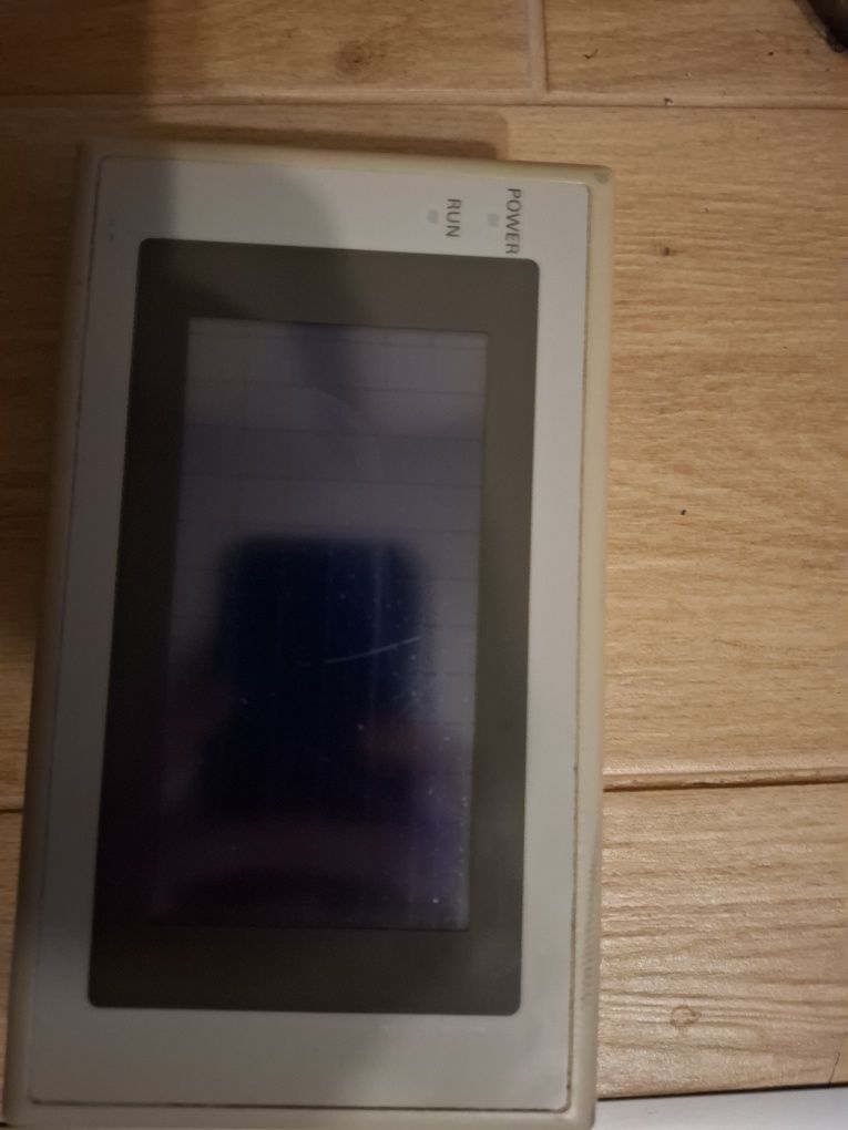 Sterownik omron z panelami