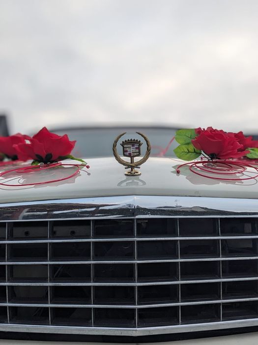 Auto do ślubu Cadillac DeVille