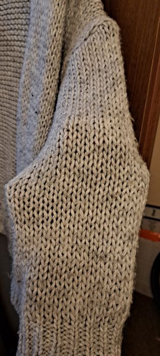 Sweter damski narzutka