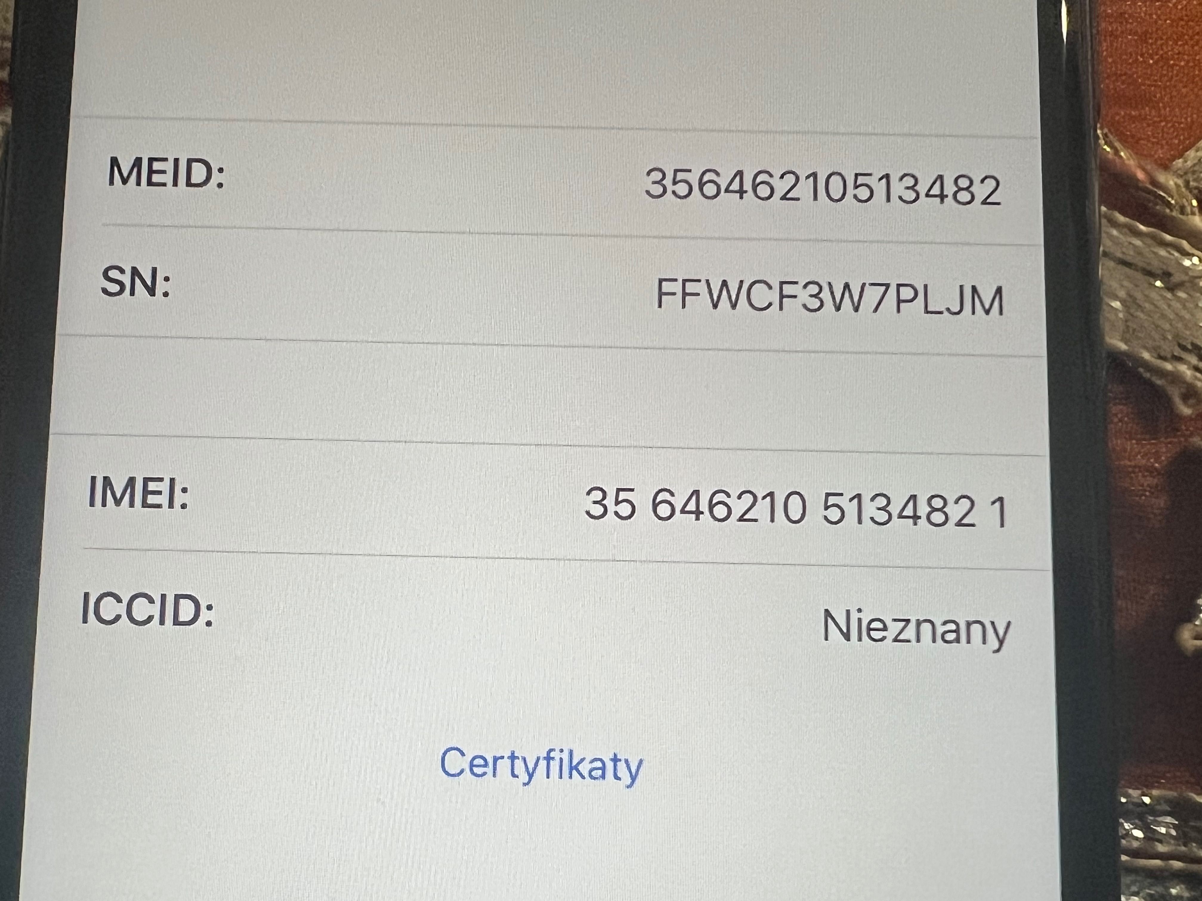 Apple iPhone SE wersja 13.6.1 MX992LL/A kupiony w 2021 r