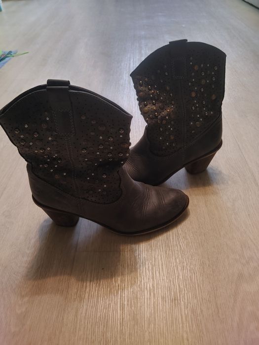 Женские кожаные ботинки 39 р. Шкіряні чоботи казаки