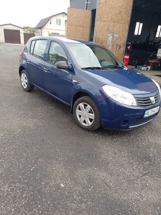 Дачия. Сандеро 2009 год мотор 1.4 mpl. Инжектор в отличном состоянии.