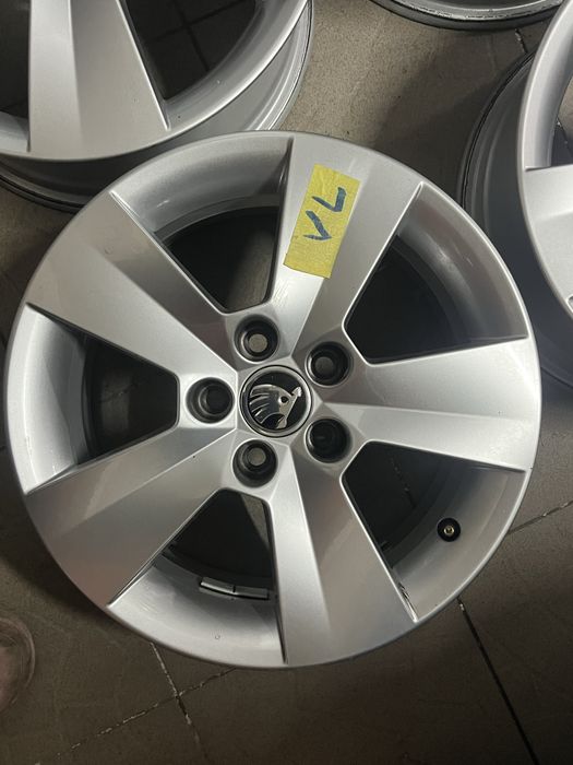 Оригінаоьні диски на Skoda Fabia, Rapid R15 5/100