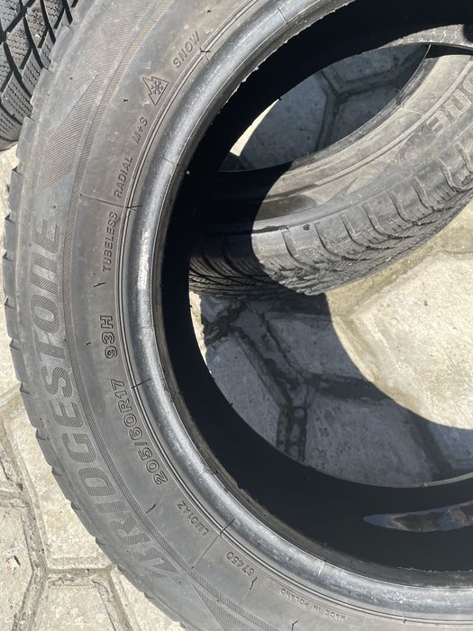 Зимова гума Автошини Bridgestone Blizzak LM 001 205/60 R17 93H 6mm