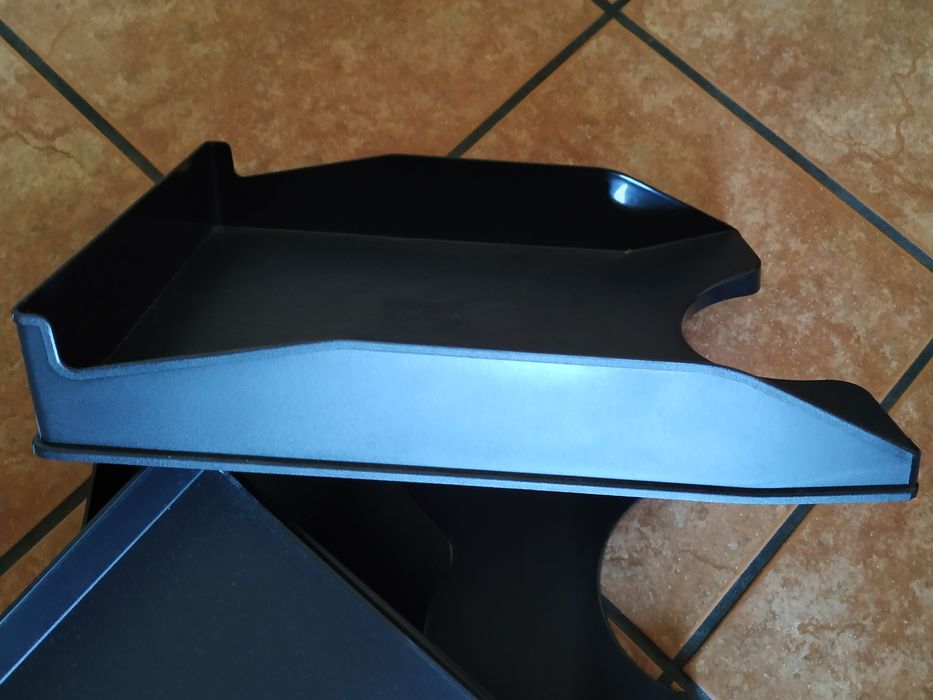 Tabuleiros para papéis - 9 tabuleiros por 12€.