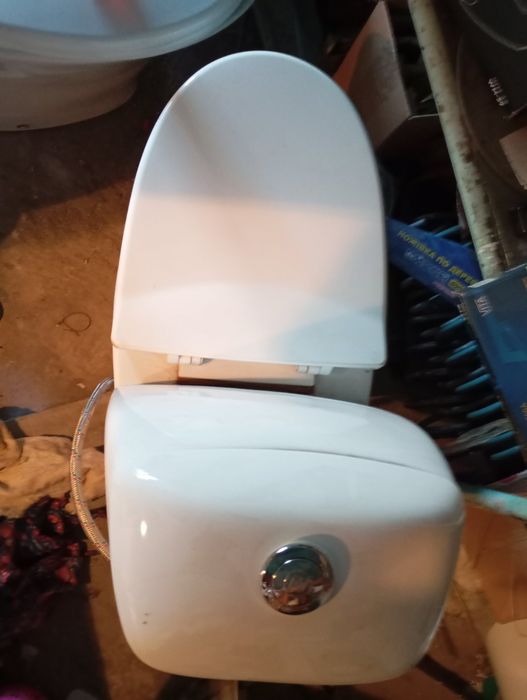 Унітаз cersanit у відмінному стані