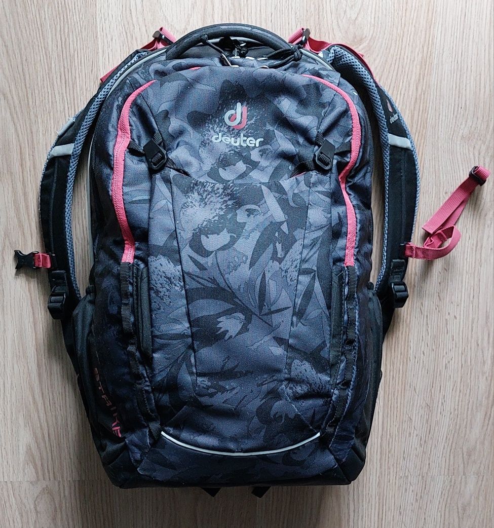 Рюкзак б/у городской Deuter strike 30L (Germany)