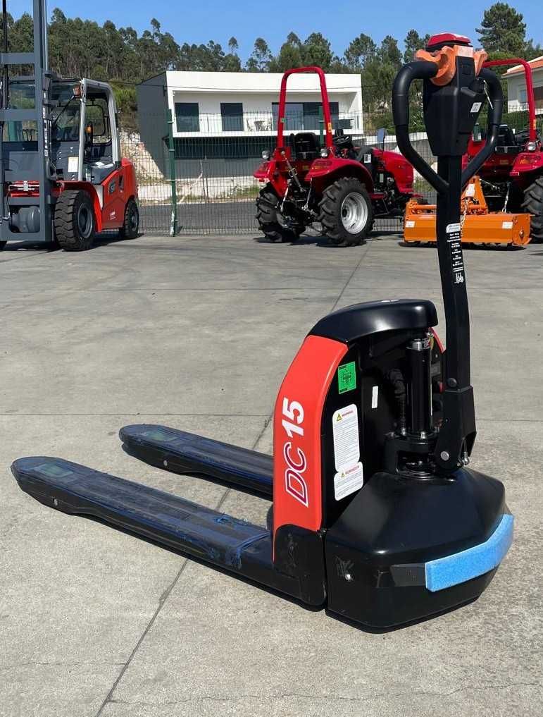Porta paletes Eléctrico Heli CBD-15