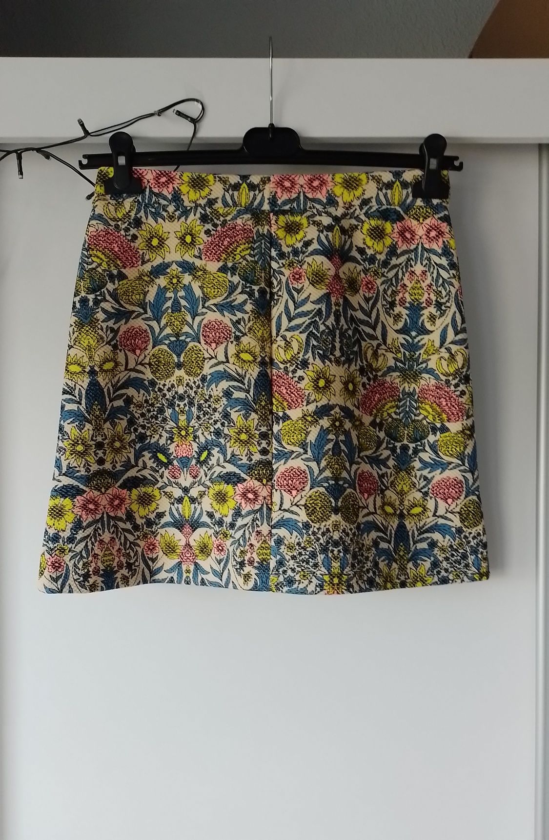 Spódnica mini w kwiatki H&M rozm.S
