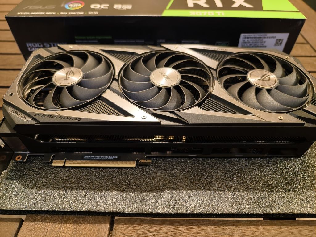 Karta graficzna ASUS Rog Strix Gaming RTX 3070 ti