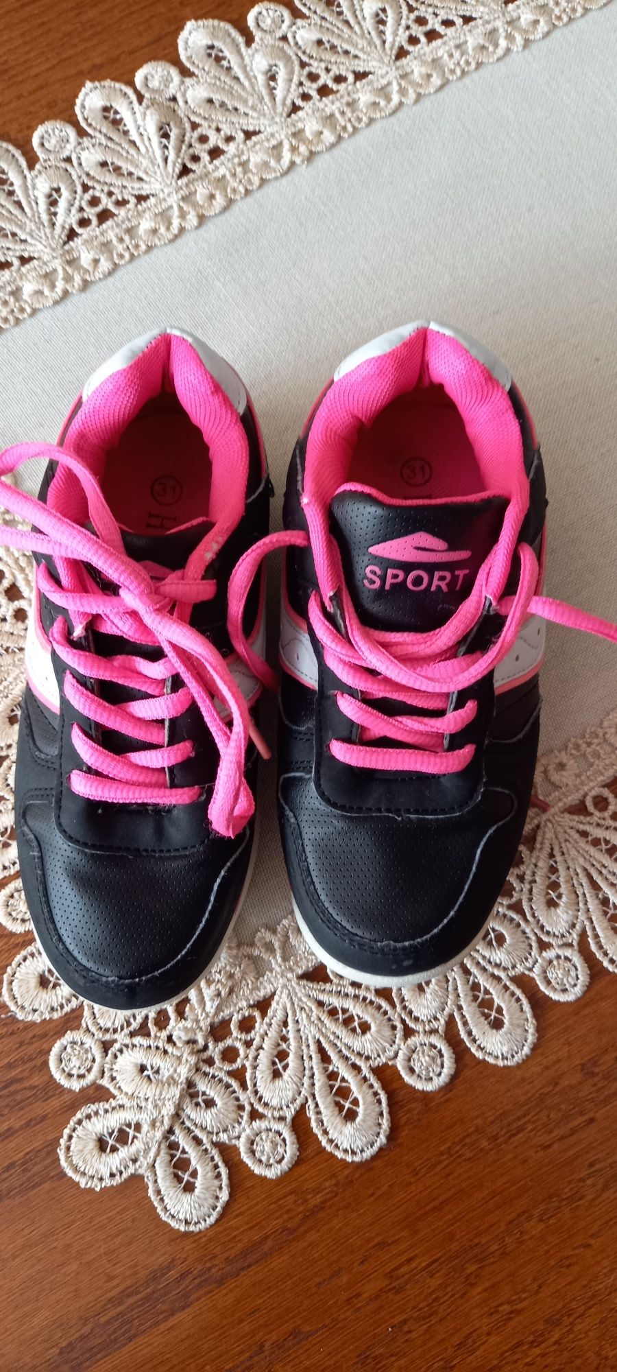 Buty sportowe dziewczęce
