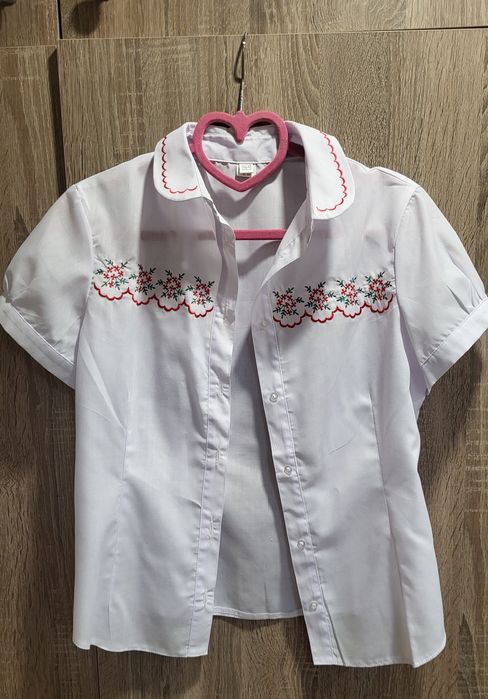Вишита блузка шкільна