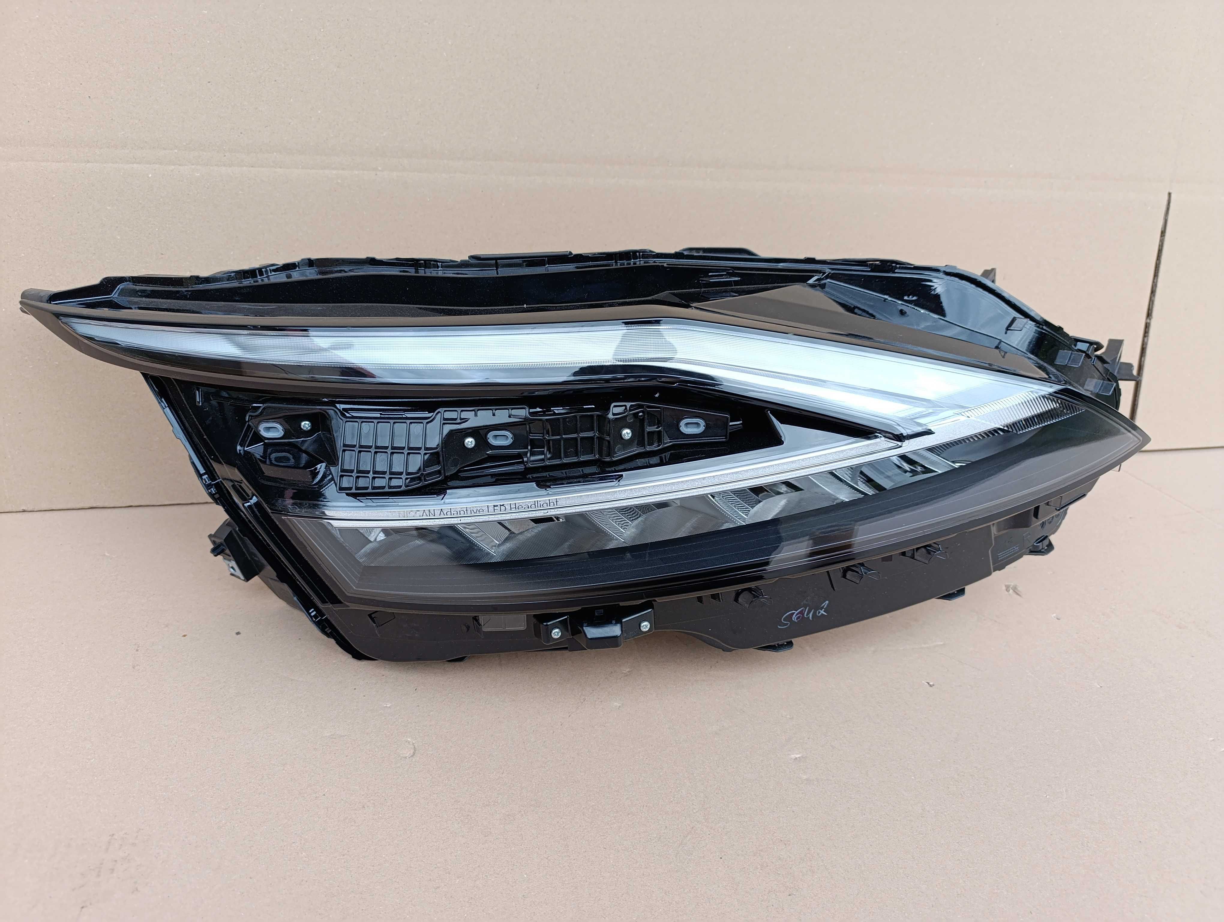 Nissan Qashqai III 3 J12 lampa prawa przód adaptive led NOWA ORYGINAŁ