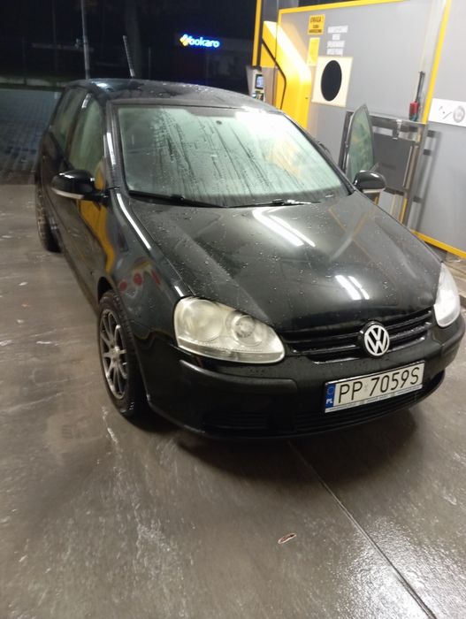 samochód osobowy Volkswagen Golf V