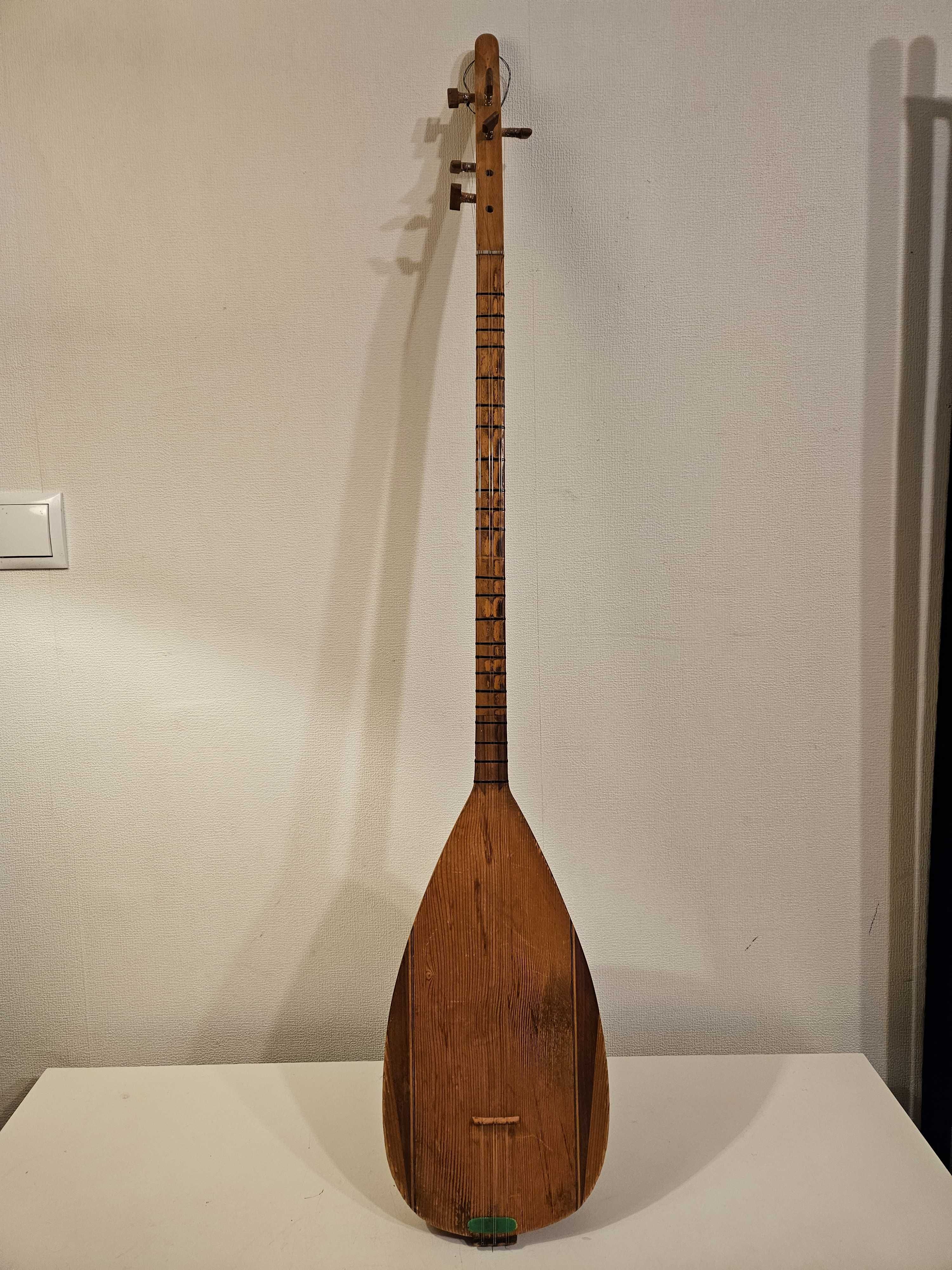 Stare duże indonezyjskie 8-jo strunowe banjo7