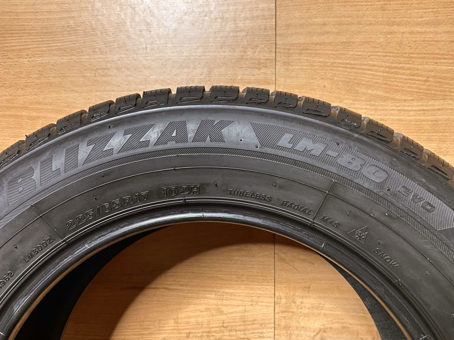 225/65 R 17 Bridgestone Blizzak LM-80 Evo Зима комплект шини