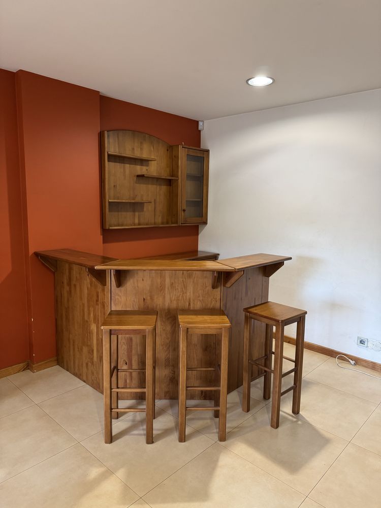 Conjunto de moveis de sala e quartos em pinho maciço
