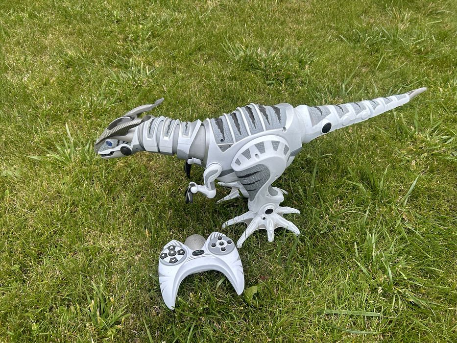 Робот динозавр з пультом керування