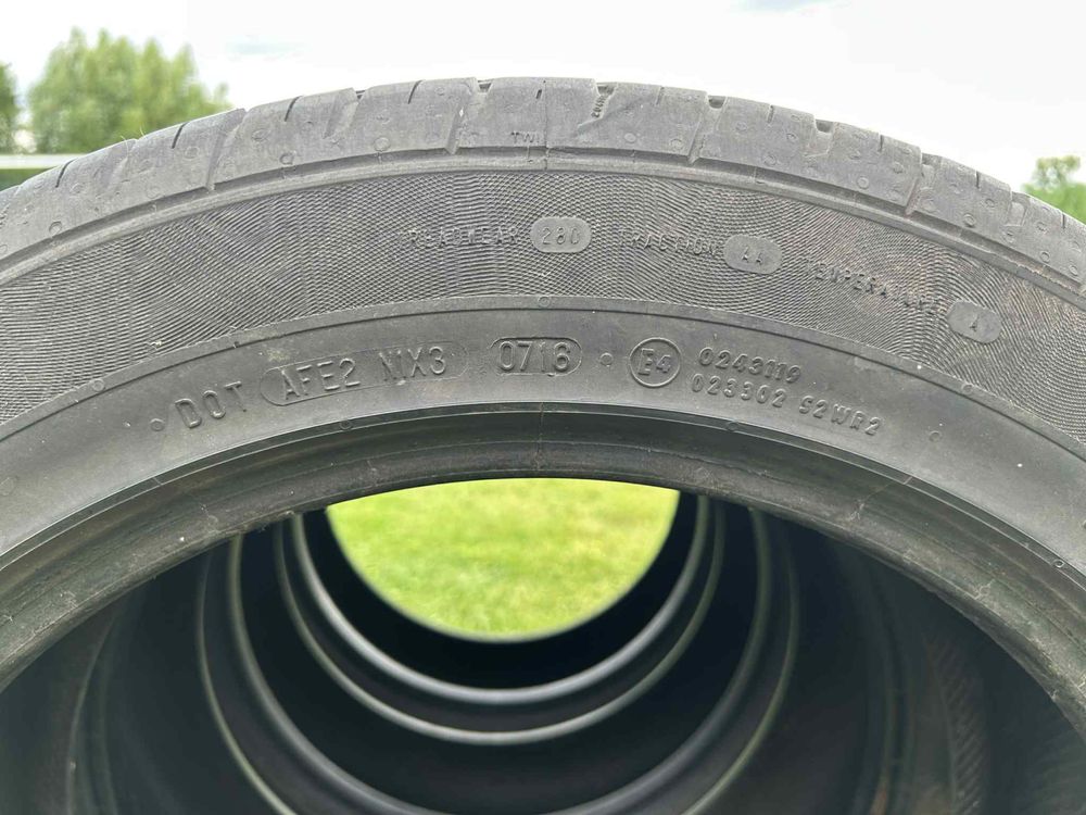 Opony letnie 215/55 R18 w bardzo dobrym stanie