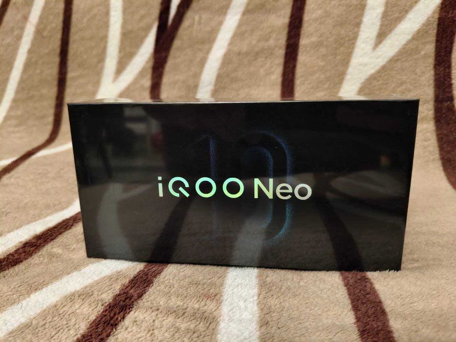 Vivo Iqoo Neo 10, 12/256, Snapdragon 8 Gen 3, черный
