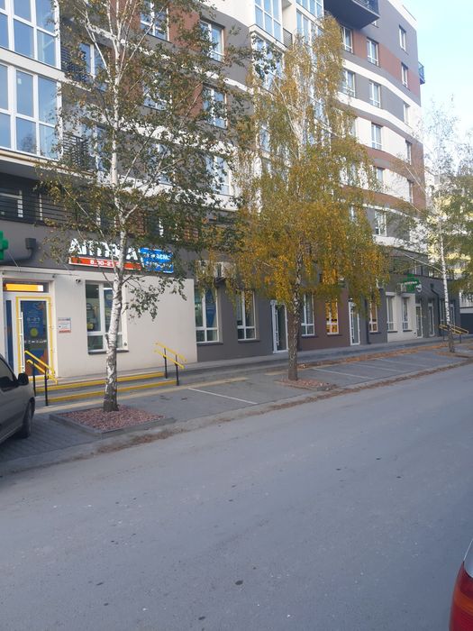 Здається в оренду комерція 59 м2 в районі поліклініки