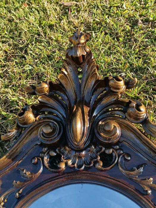 Baelíssimo espelho retro em talha artesanal, detalhes dourado, inte