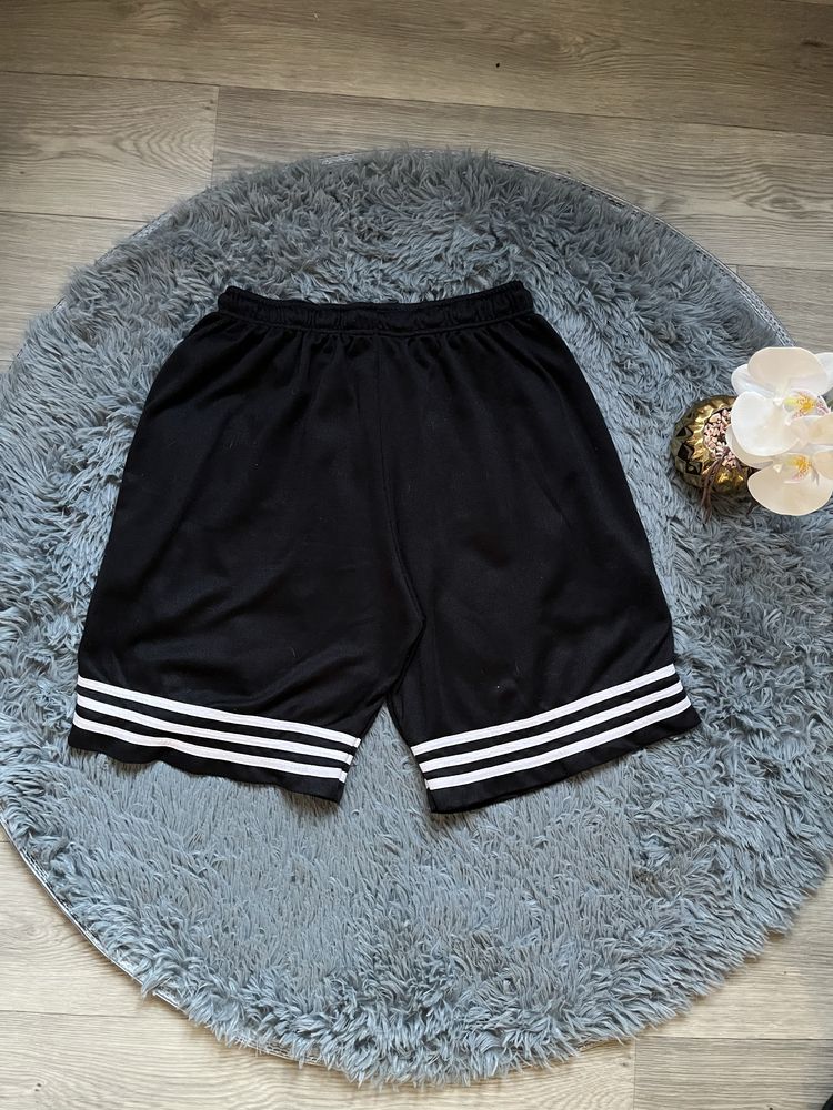 Шорти Adidas оверсайз