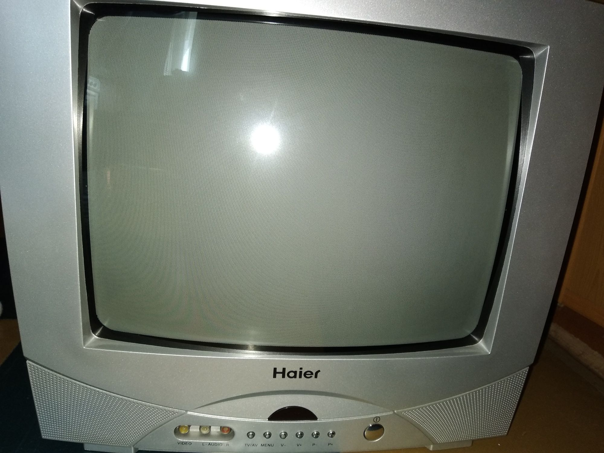 Телевизор "Haier"  HT-3728 (не работает)