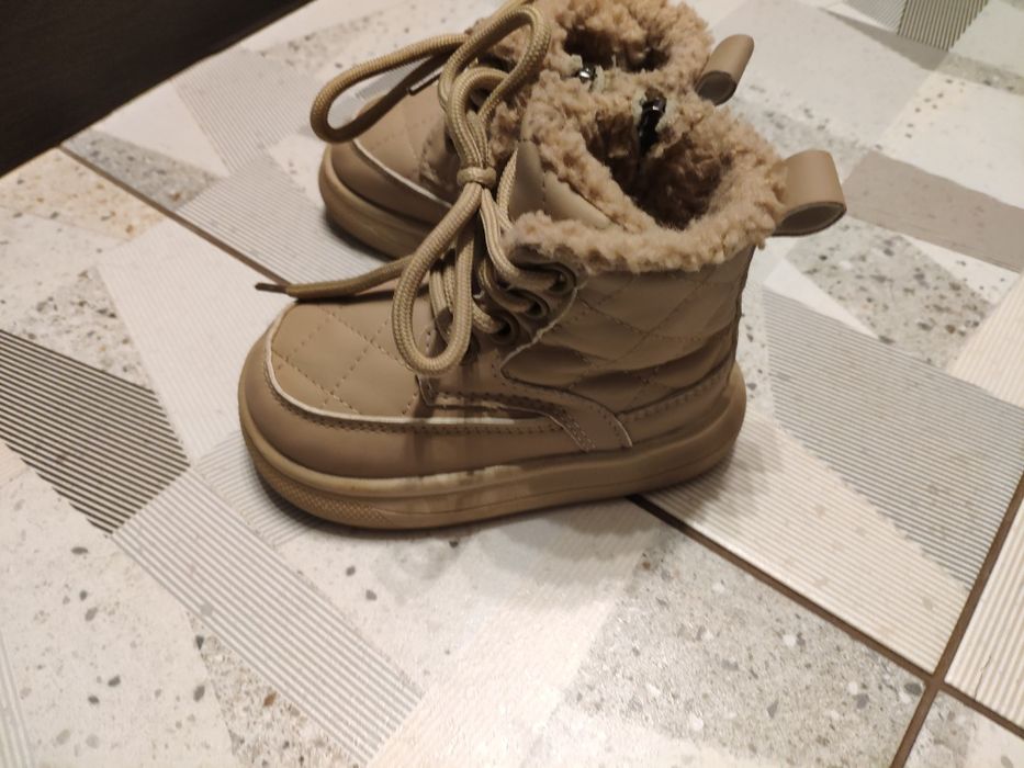 Взуття дитяче зручне