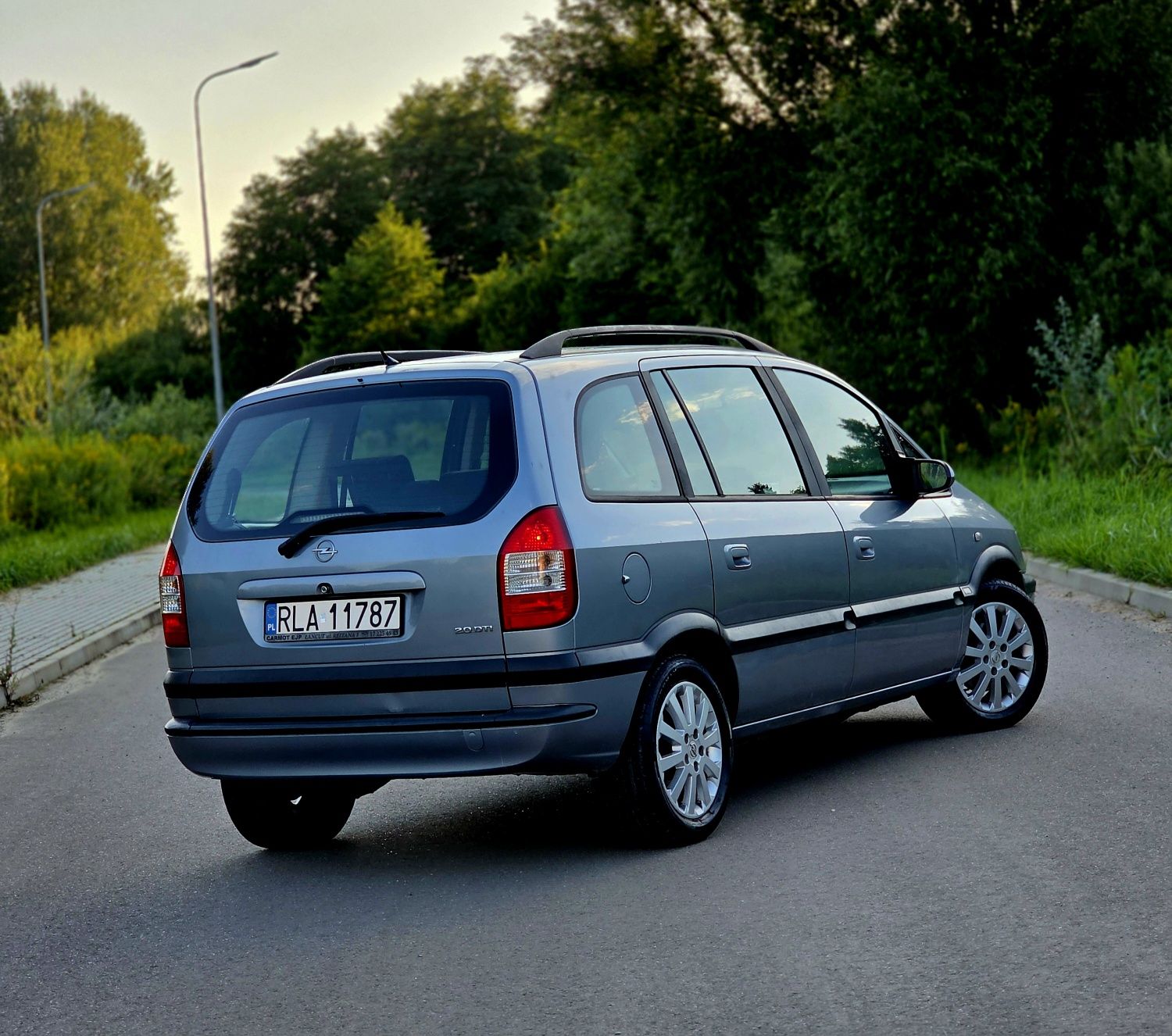 Opel Zafira 2.0 dti 7.os polift klimatronik