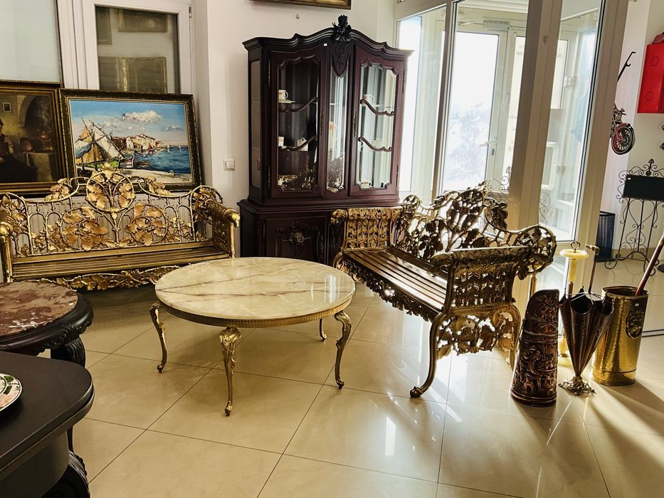 Стіл масивний бронзовий з масивним оніксом.Франція