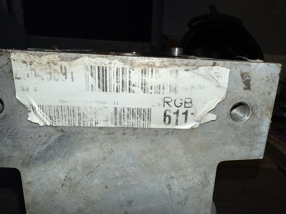 Блок двигаткля bmw m54b30 с задиром в 1 цилиндре