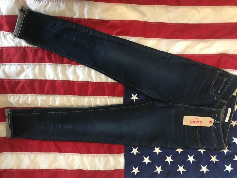 Джинсы Levis р.28  USA