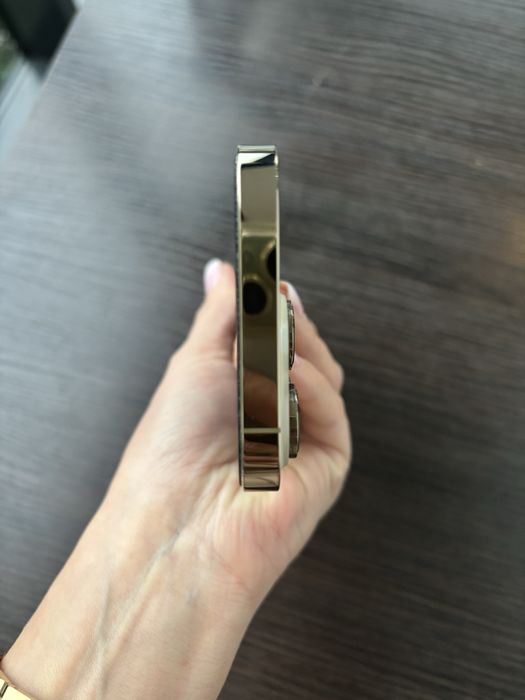 Продам Iphone 14 pro