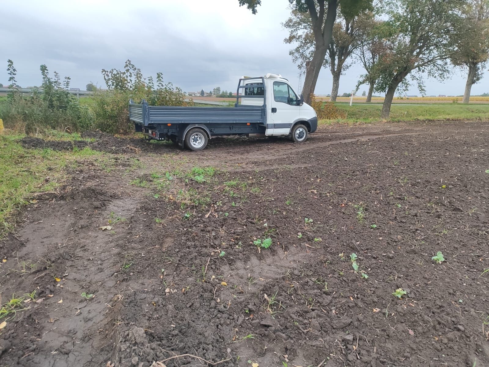 Usługi koparko-ładowarka ładowarka minikoparka transport prace ziemne