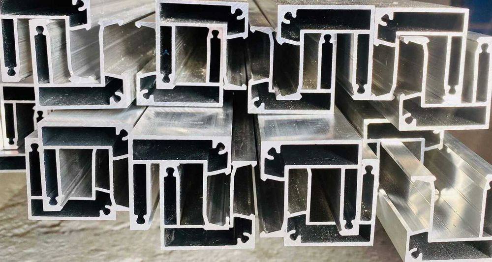 Profil aluminiowy mocujący 40x40 Rowek 20mm konstrukc. WPC ALU Ocynk