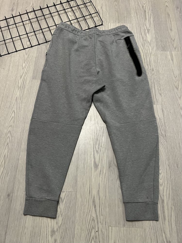 Спортивні штани Nike NSW Tech Fleece Jogger Grey M Найк