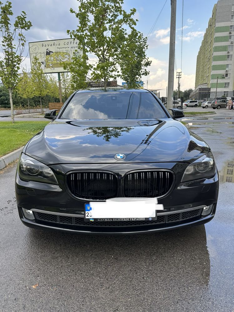 Продам BMW 740iL