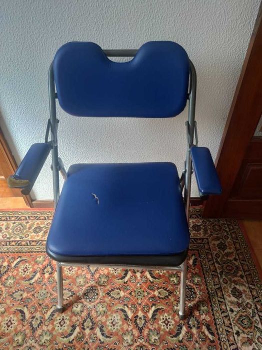 Cadeira sanitária para idosos