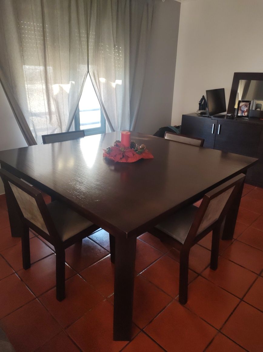 Mesa de Sala + Cadeiras