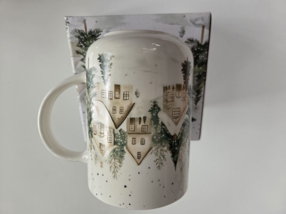 Świąteczny kubek ceramiczny 530ml Domki i choinki