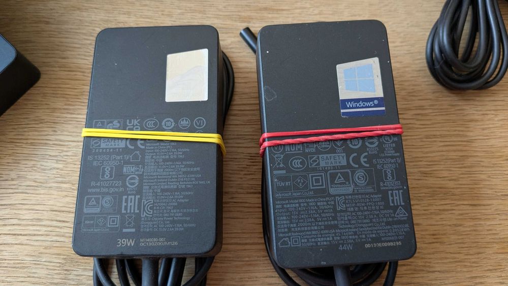 Microsoft Surface 65W зарядка
