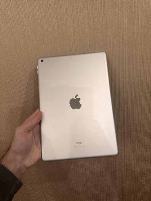 iPad 9 64 gb silver під ремонт або на запчастини