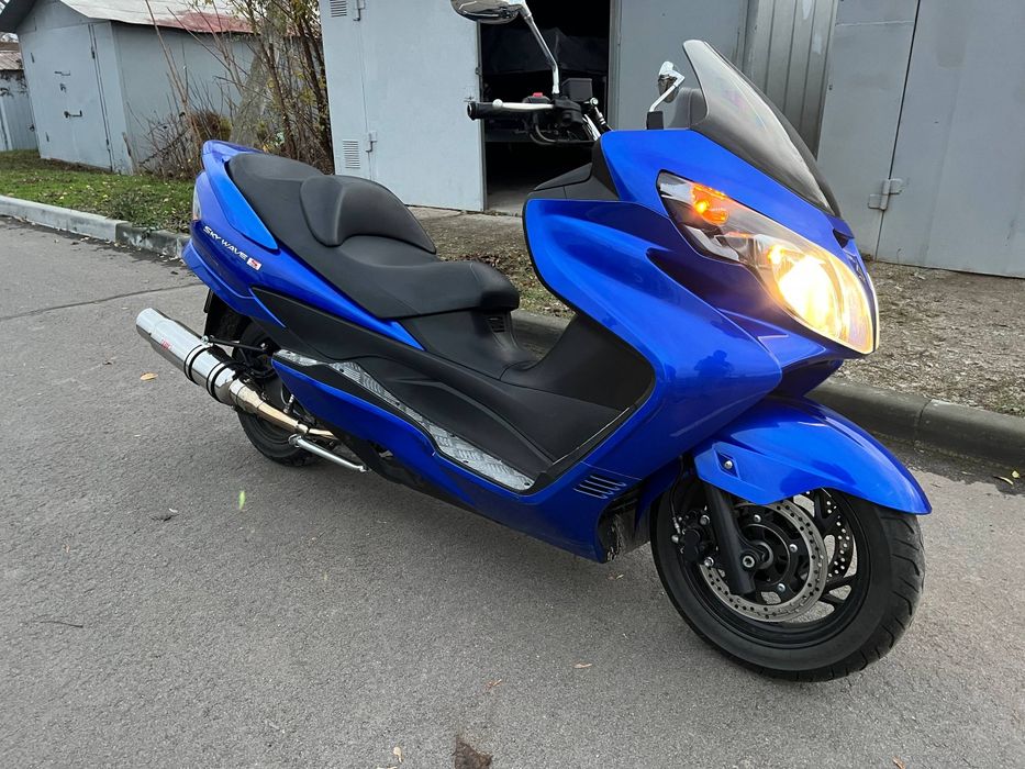 Мотоцикл Suzuki.