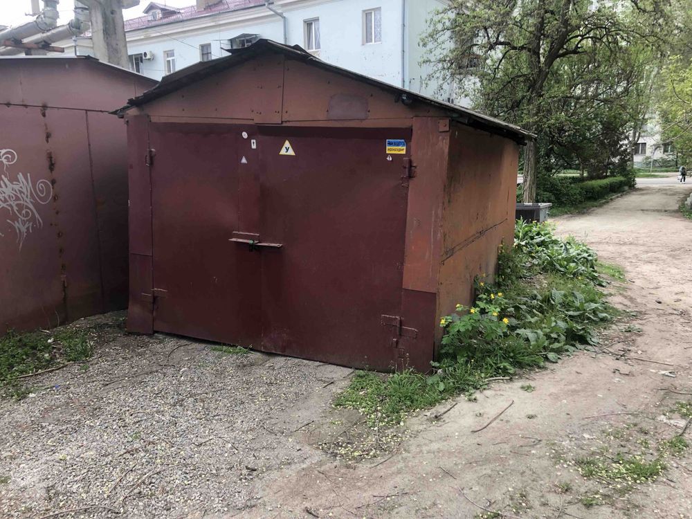 Гараж на Правом , кияшко, сдам