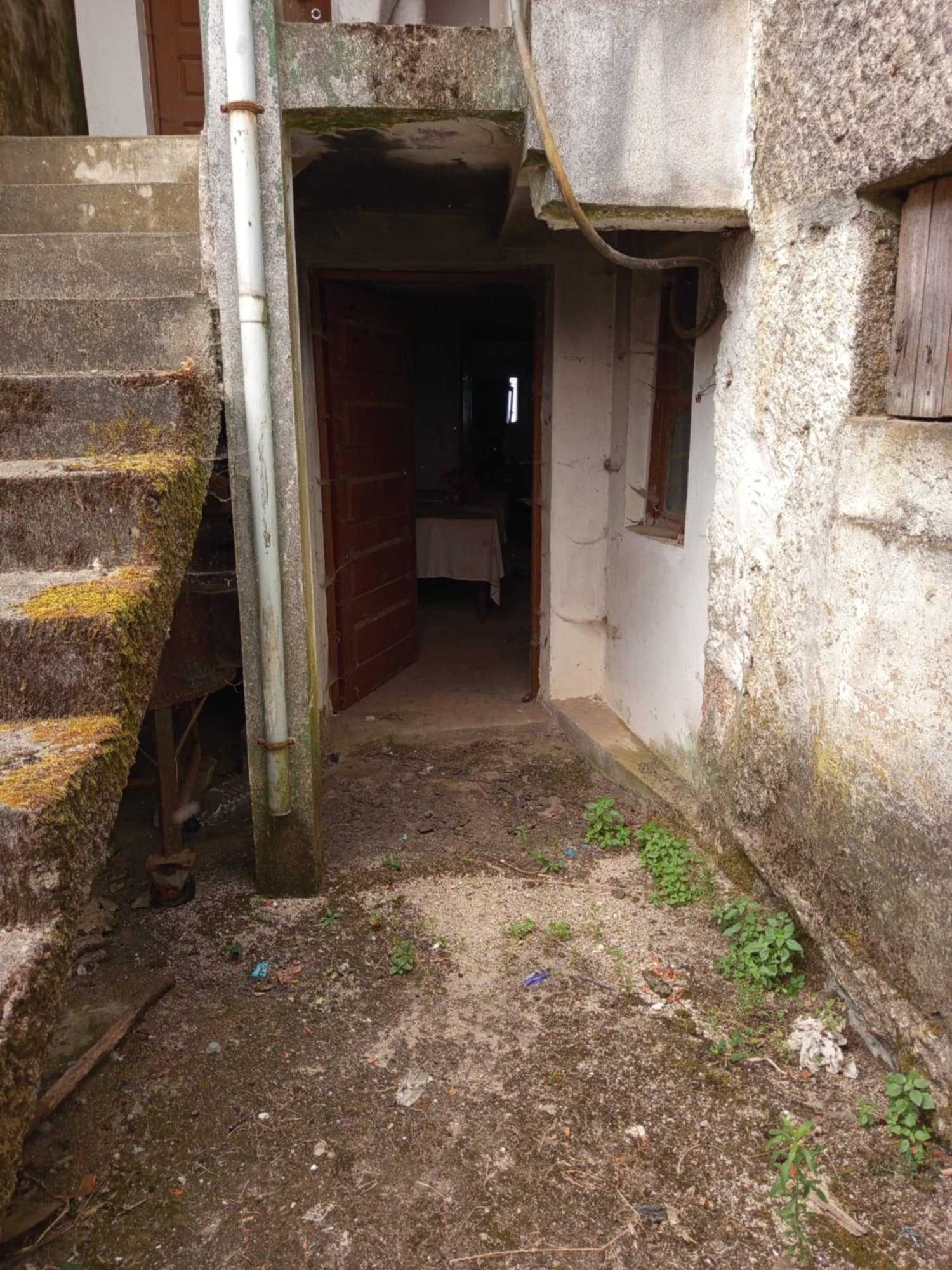 VENDO CASA PARA RESTAURO